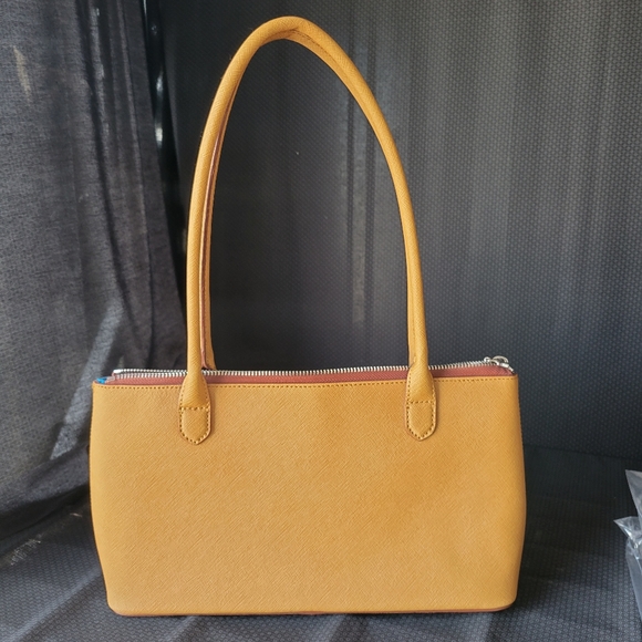 Slim shoulder bag - Picture 2 of 5